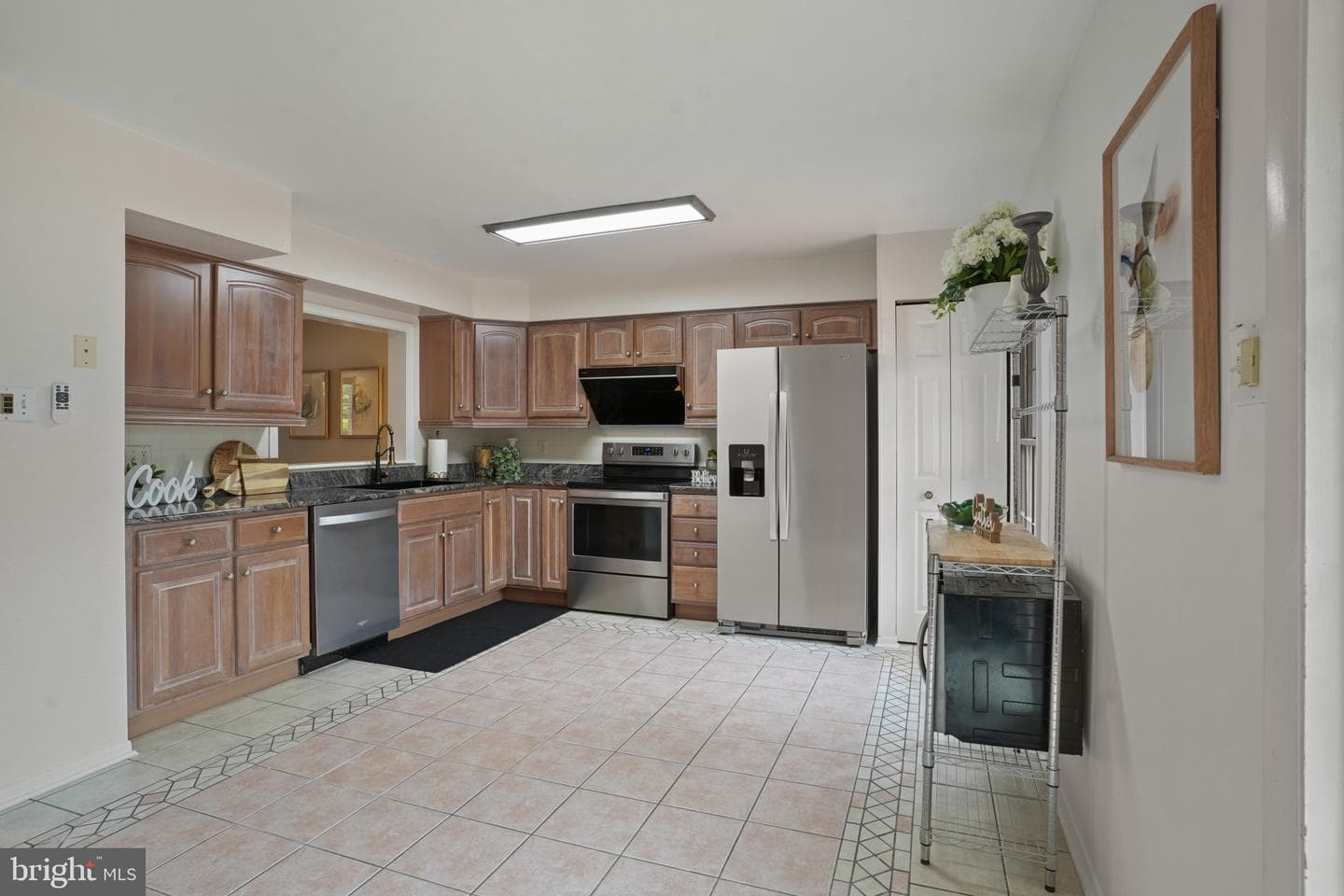 15 Dickens Sq photo 11