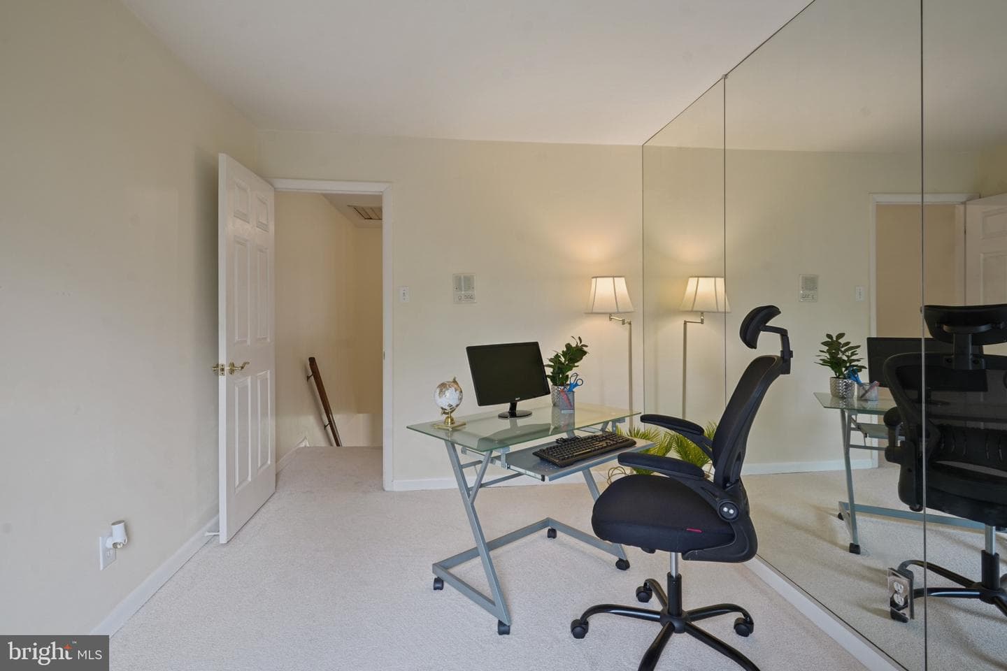15 Dickens Sq photo 23