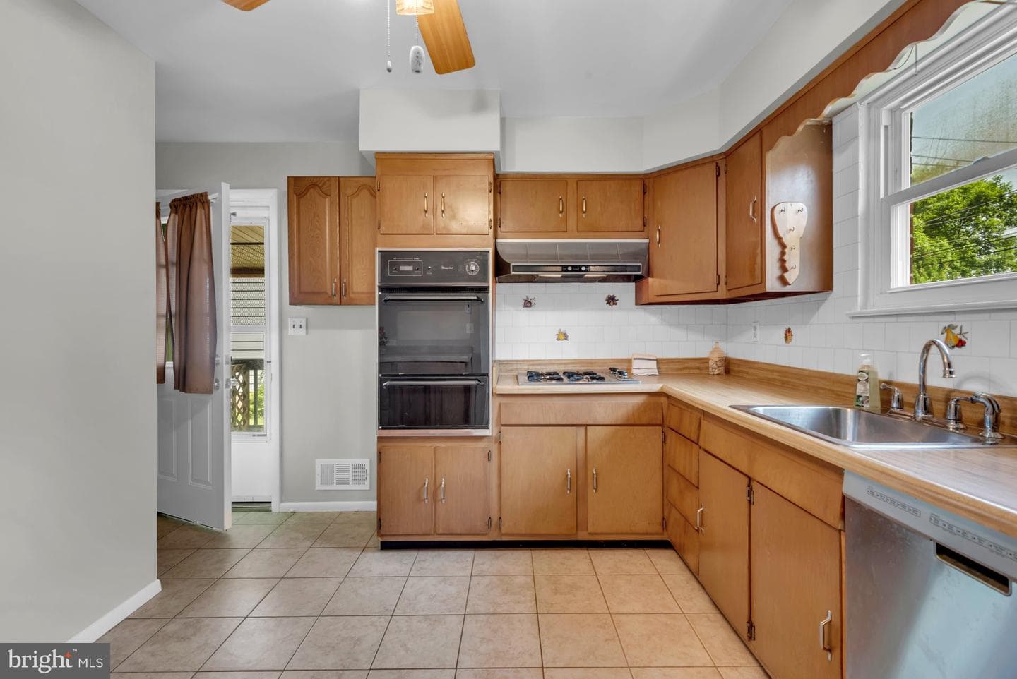 9221 Turnbull Road photo 4
