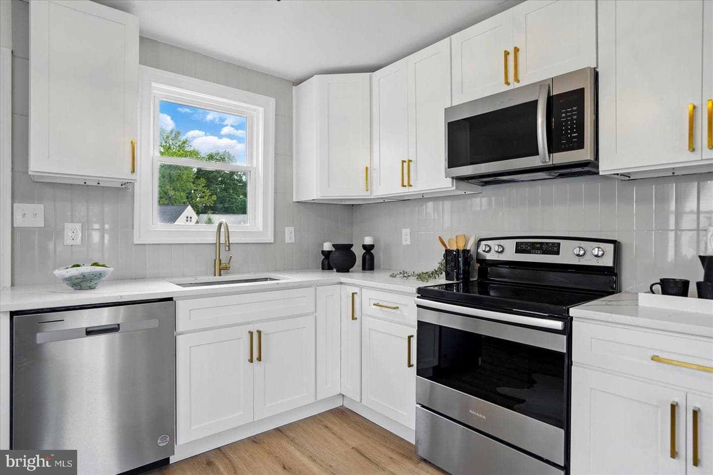 12 N Hawthorne Road N photo 11