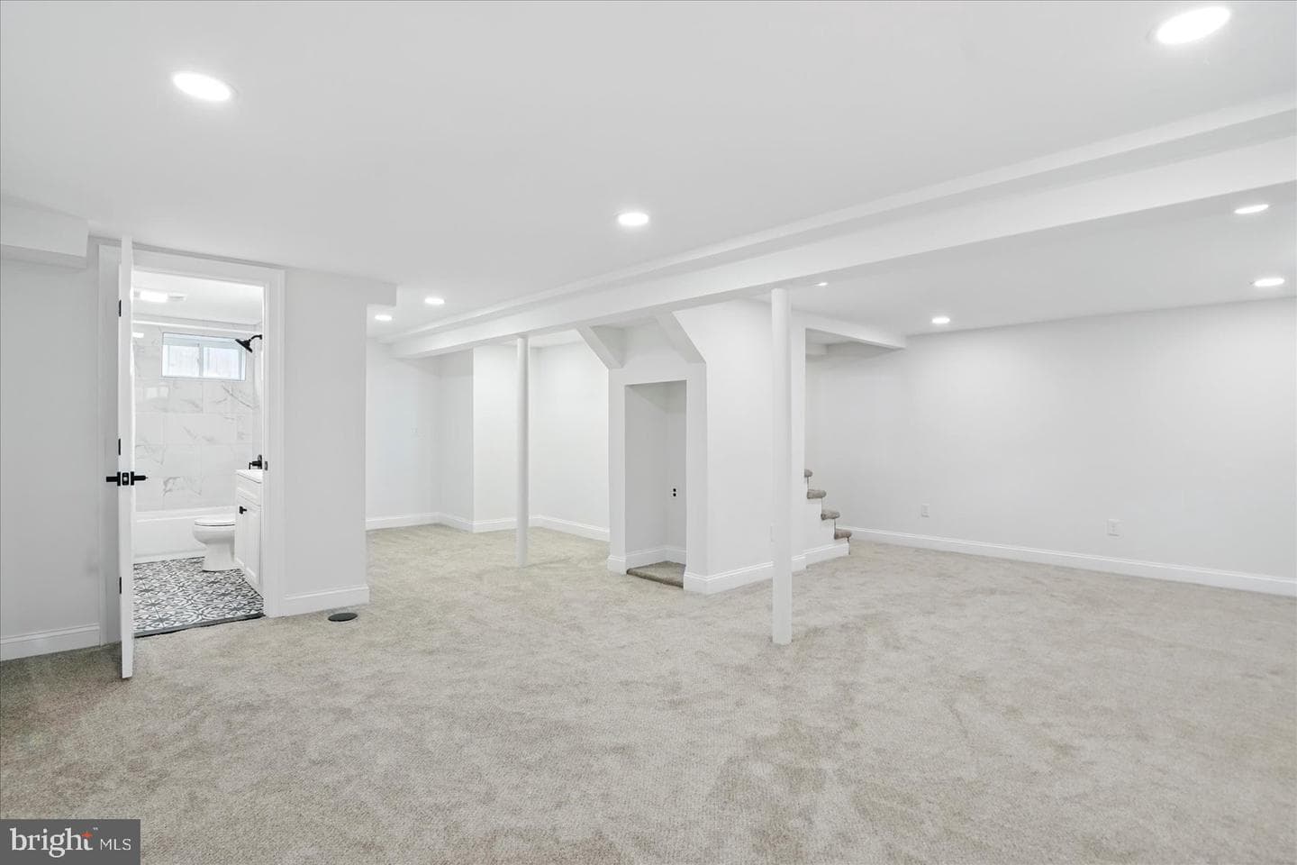 12 N Hawthorne Road N photo 23
