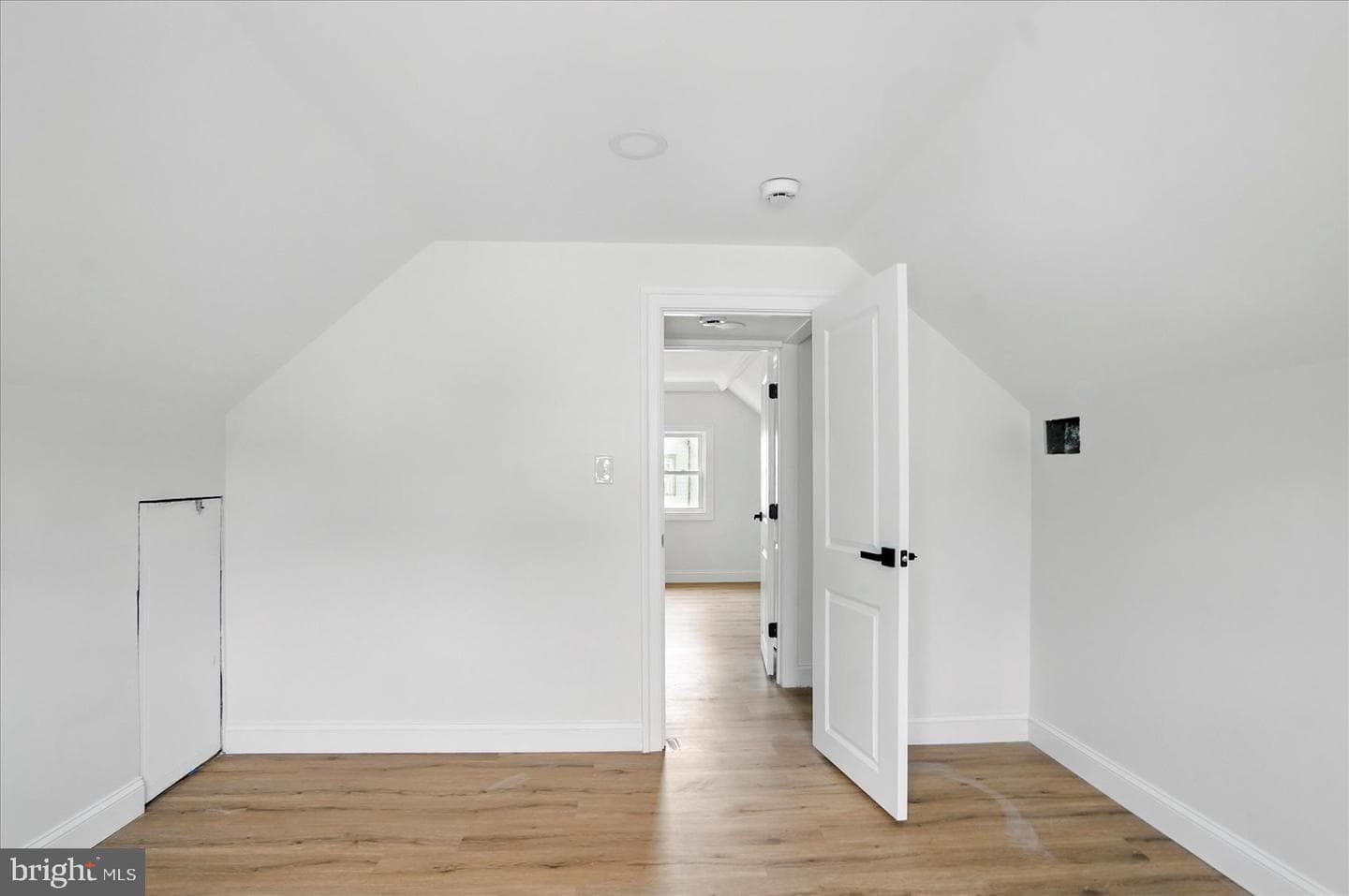 12 N Hawthorne Road N photo 31