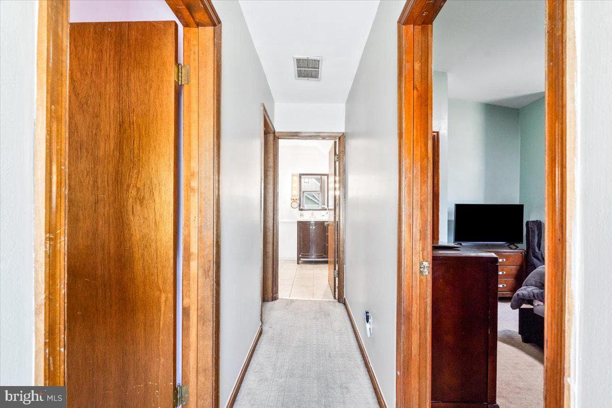 4903 Kenwood Avenue photo 22