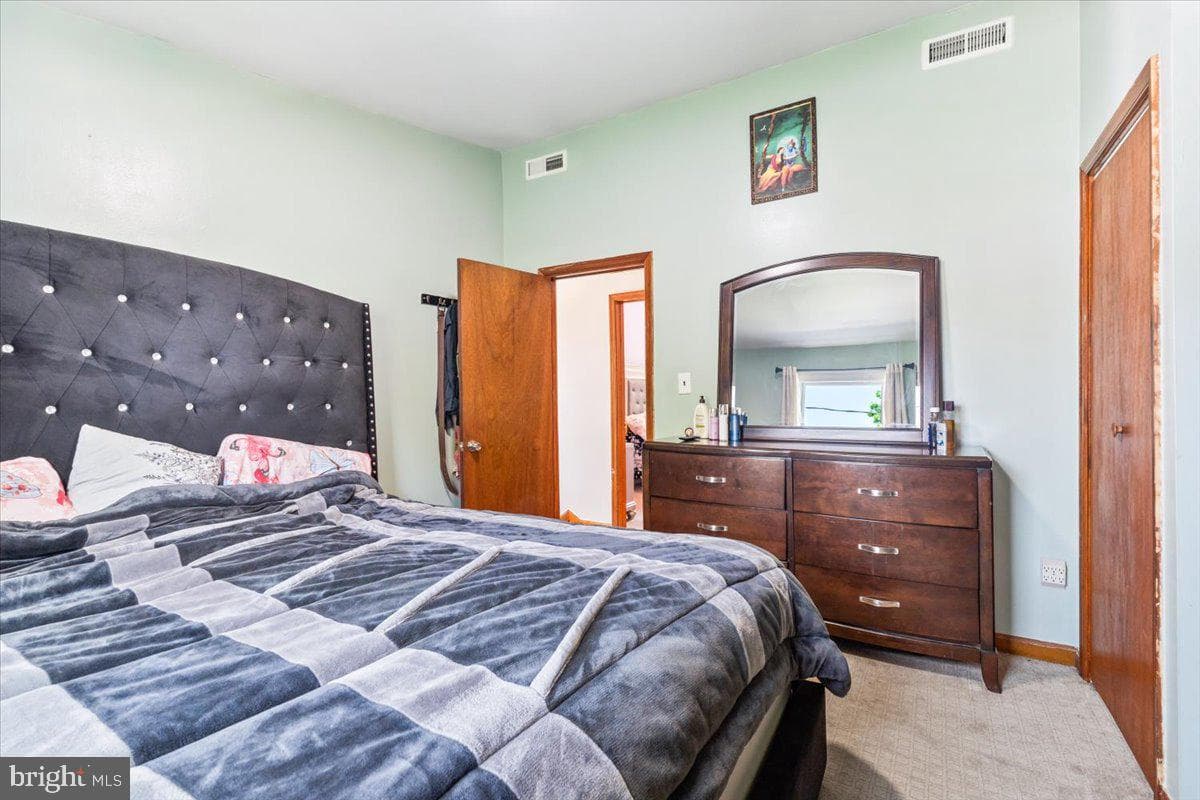 4903 Kenwood Avenue photo 24