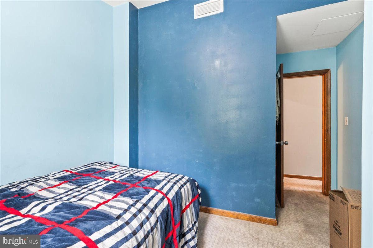 4903 Kenwood Avenue photo 27