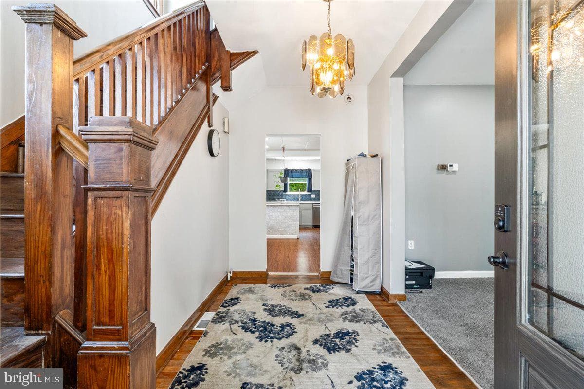 4903 Kenwood Avenue photo 3