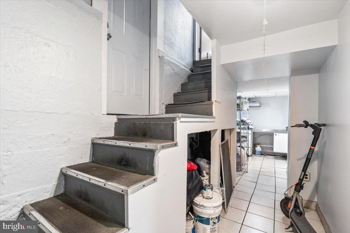 4903 Kenwood Avenue photo 30