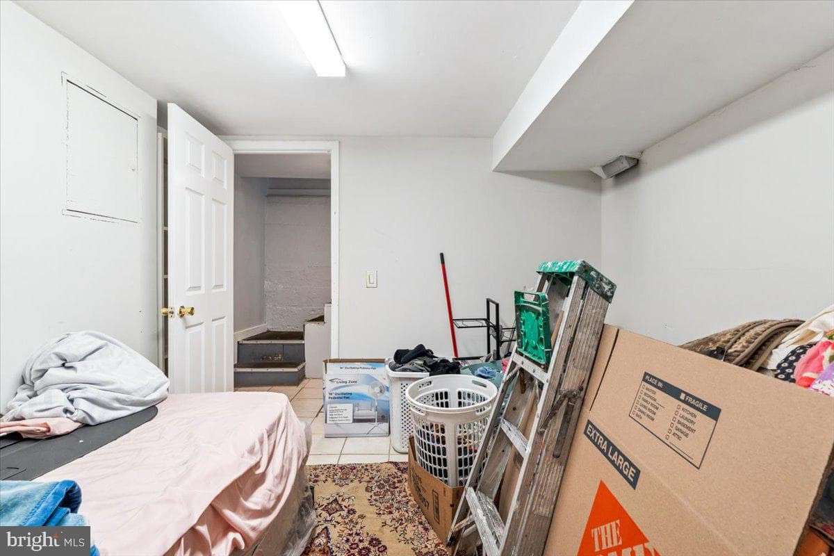 4903 Kenwood Avenue photo 32