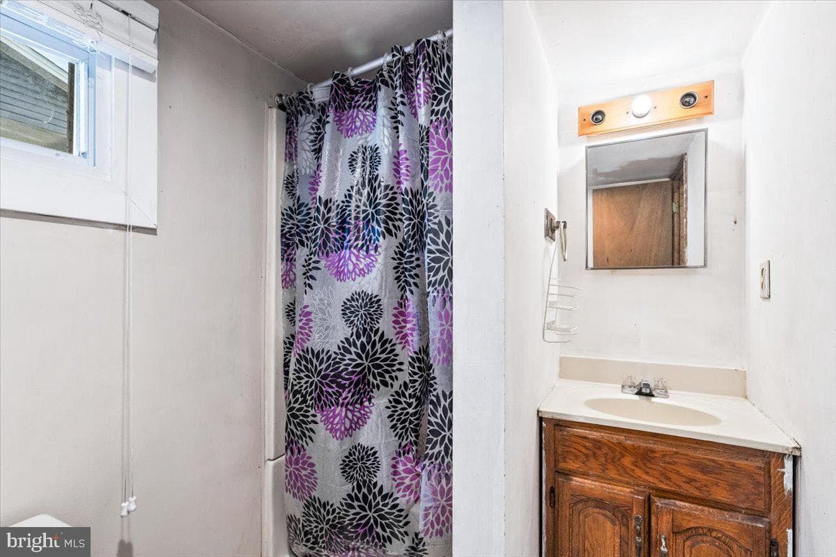 4903 Kenwood Avenue photo 33