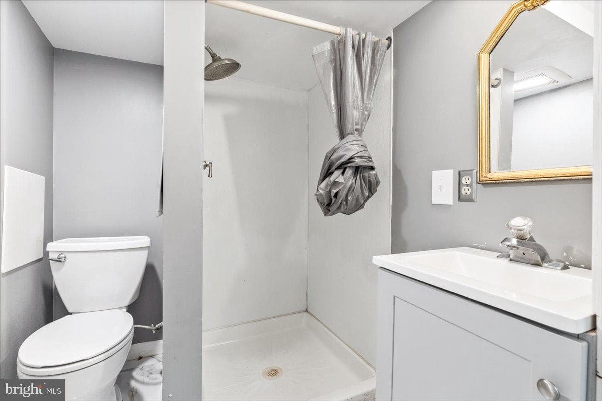 4903 Kenwood Avenue photo 39