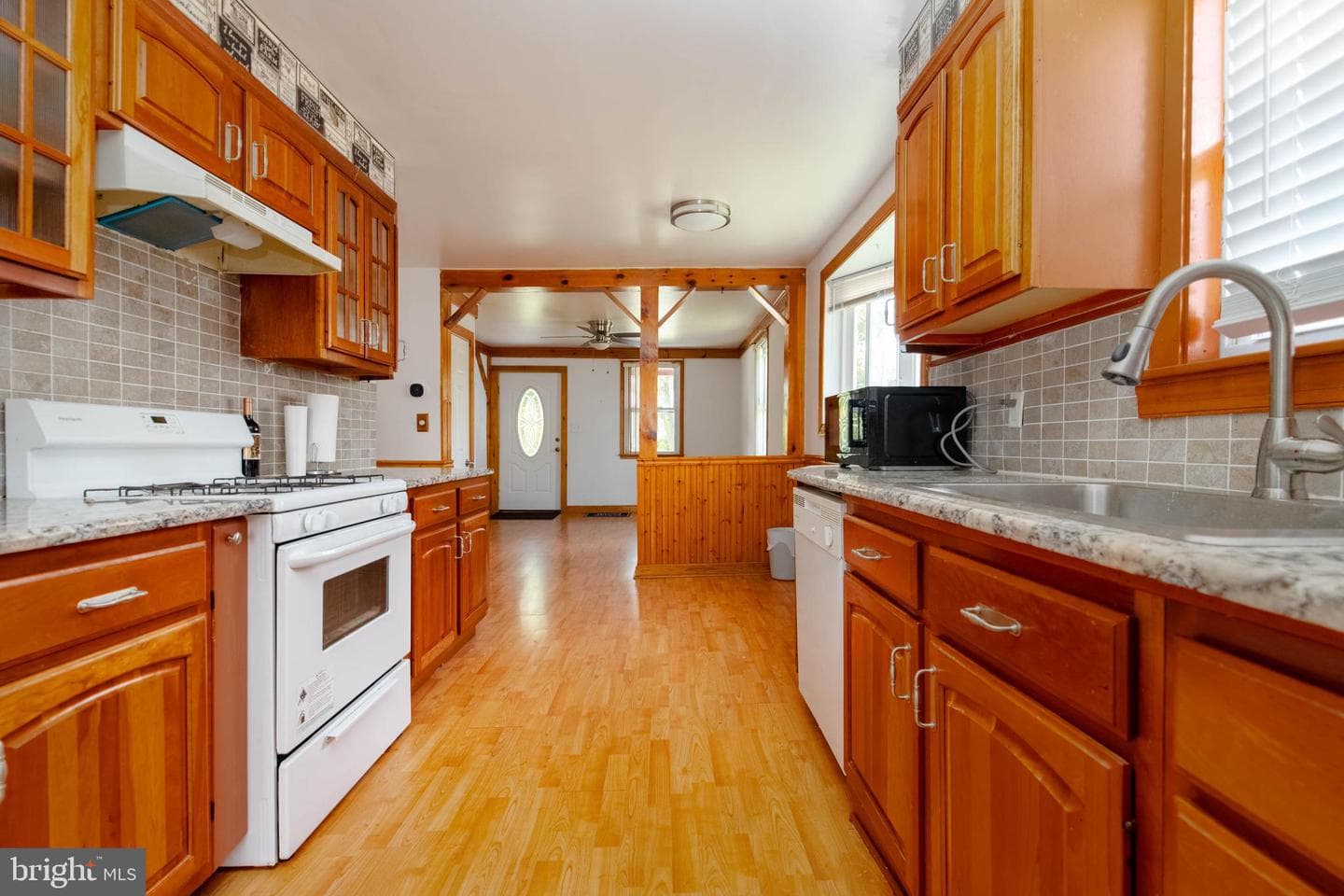 4208 Thorncliff Road photo 10