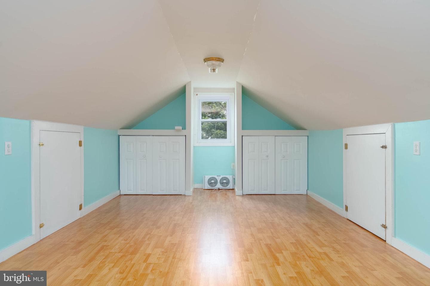 4208 Thorncliff Road photo 22