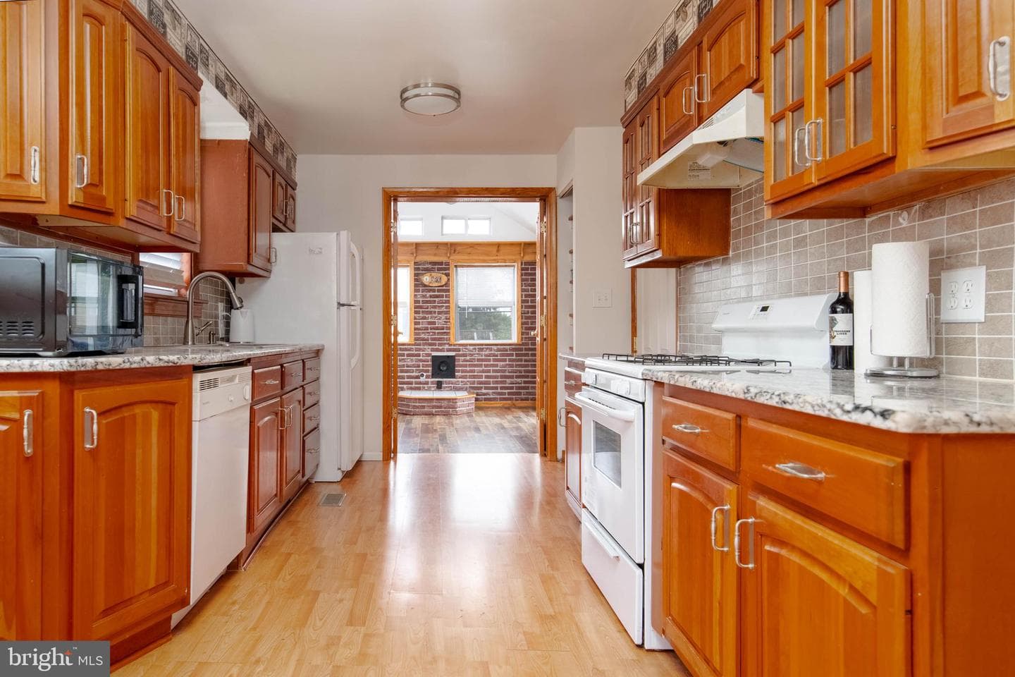 4208 Thorncliff Road photo 7