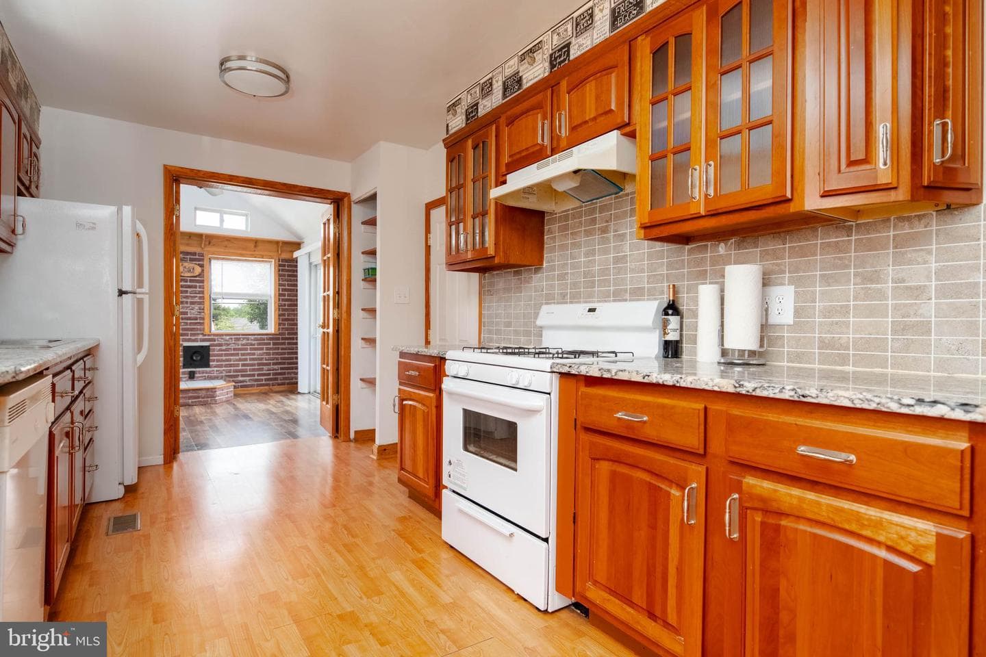 4208 Thorncliff Road photo 9