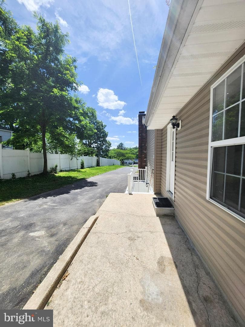 930 Chesaco Avenue photo 3