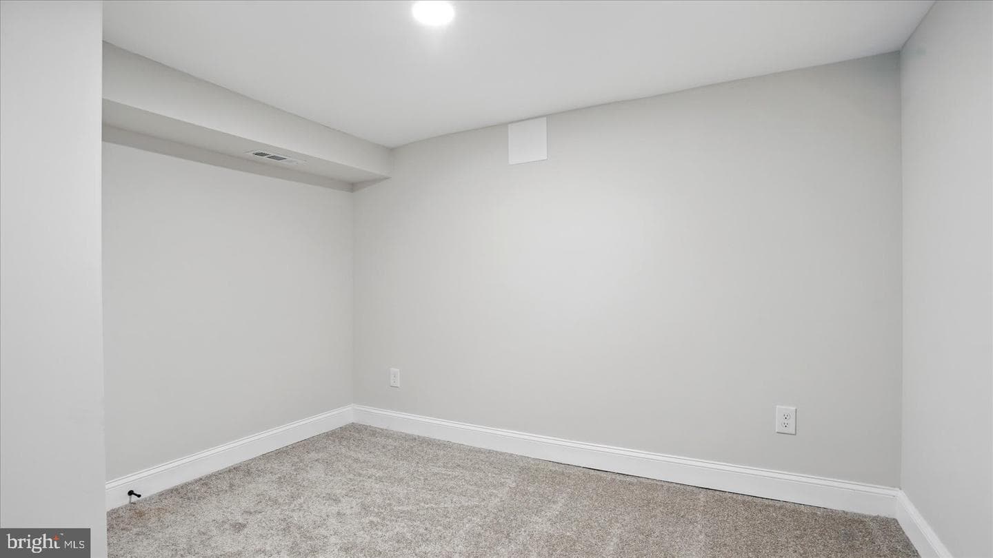 2910 Salisbury Avenue photo 29