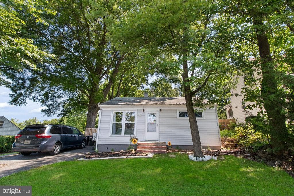 1326 Pine Grove Avenue photo 3
