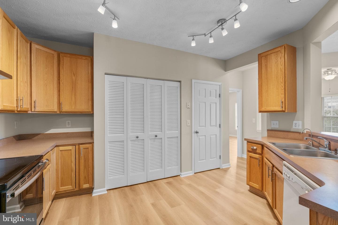 5458 Glenthorne Court #5458 photo 10