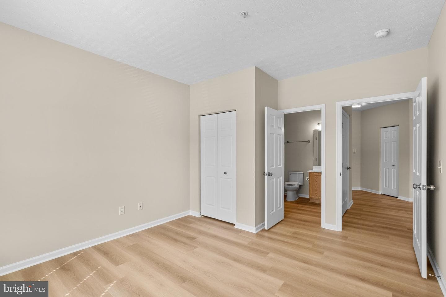 5458 Glenthorne Court #5458 photo 19