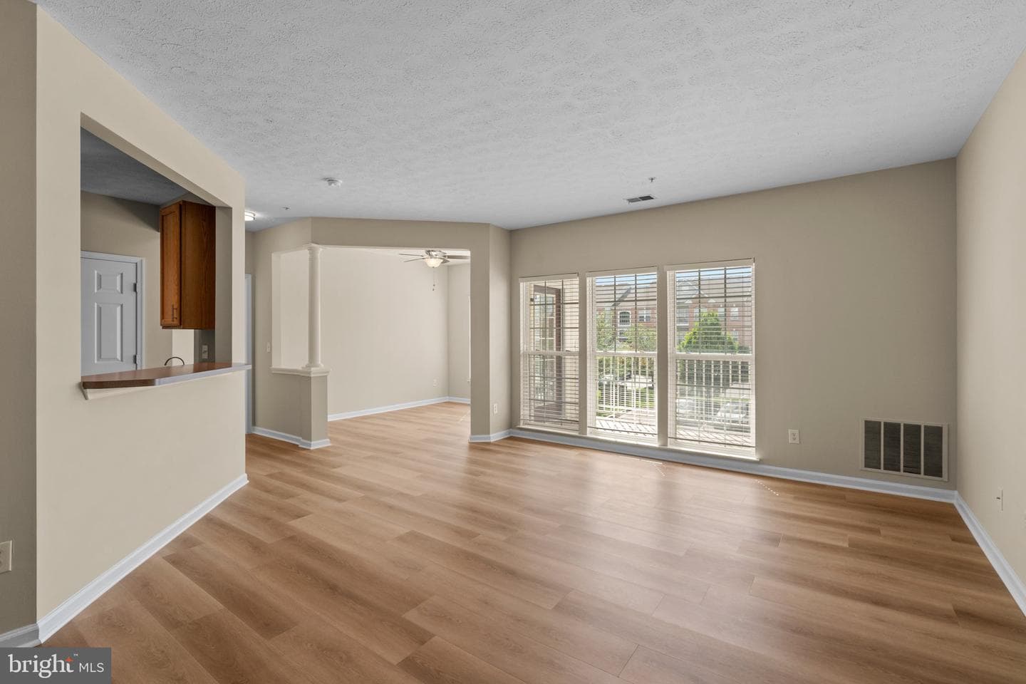 5458 Glenthorne Court #5458 photo 2