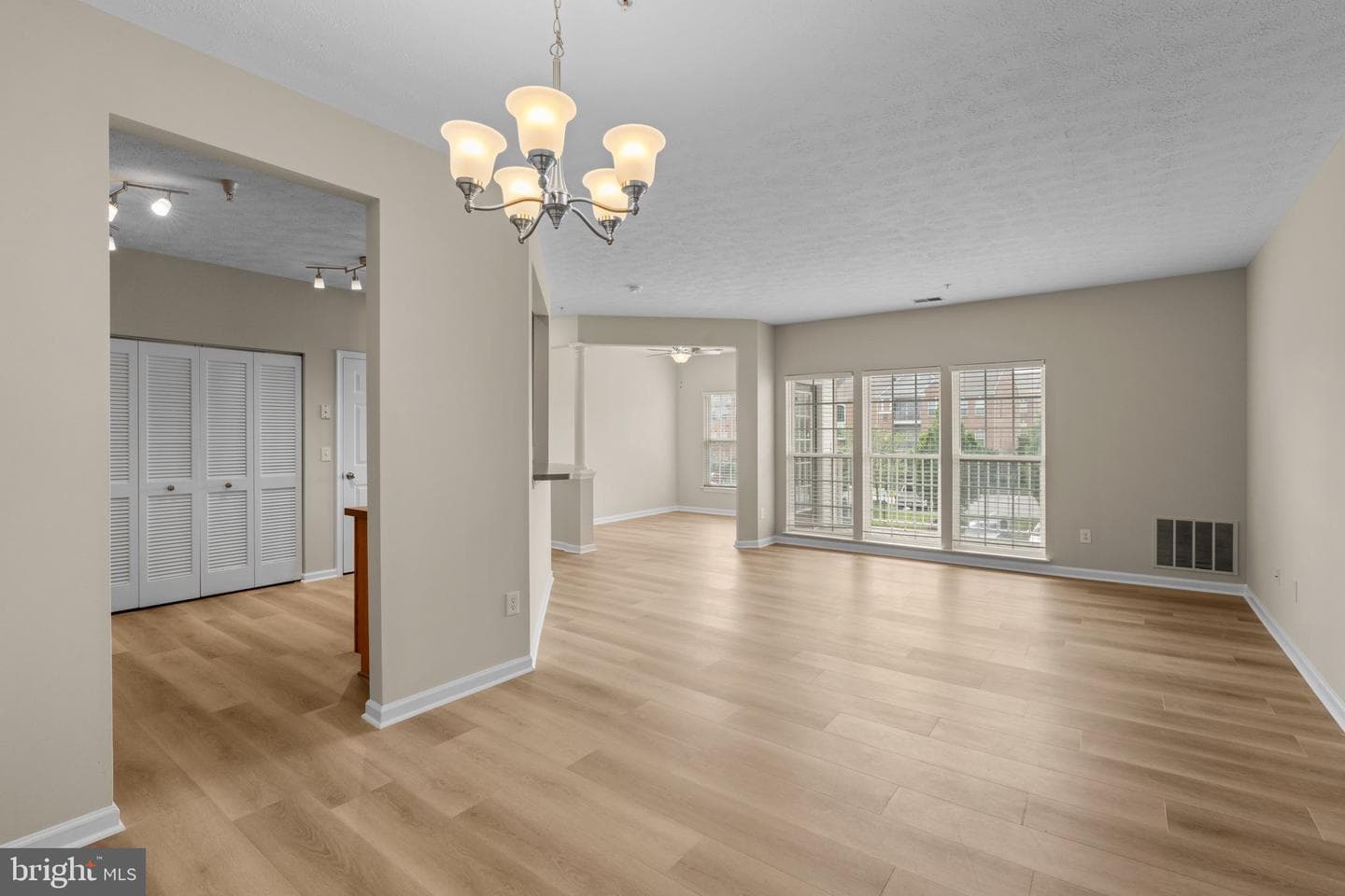 5458 Glenthorne Court #5458 photo 7