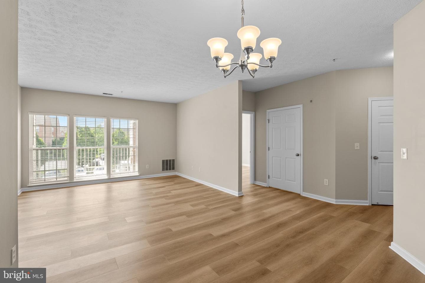 5458 Glenthorne Court #5458 photo 9