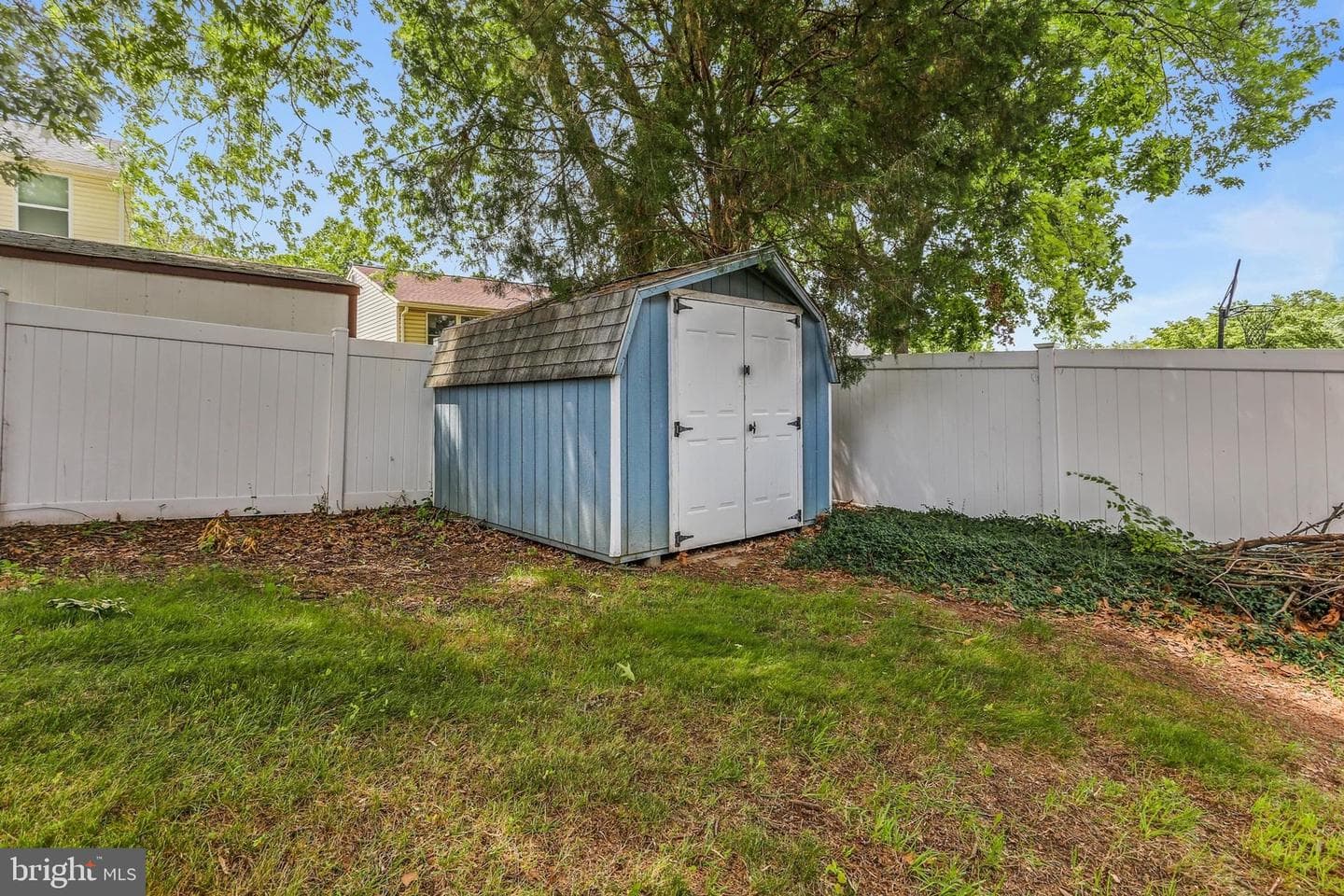 507 Fuselage Avenue photo 32