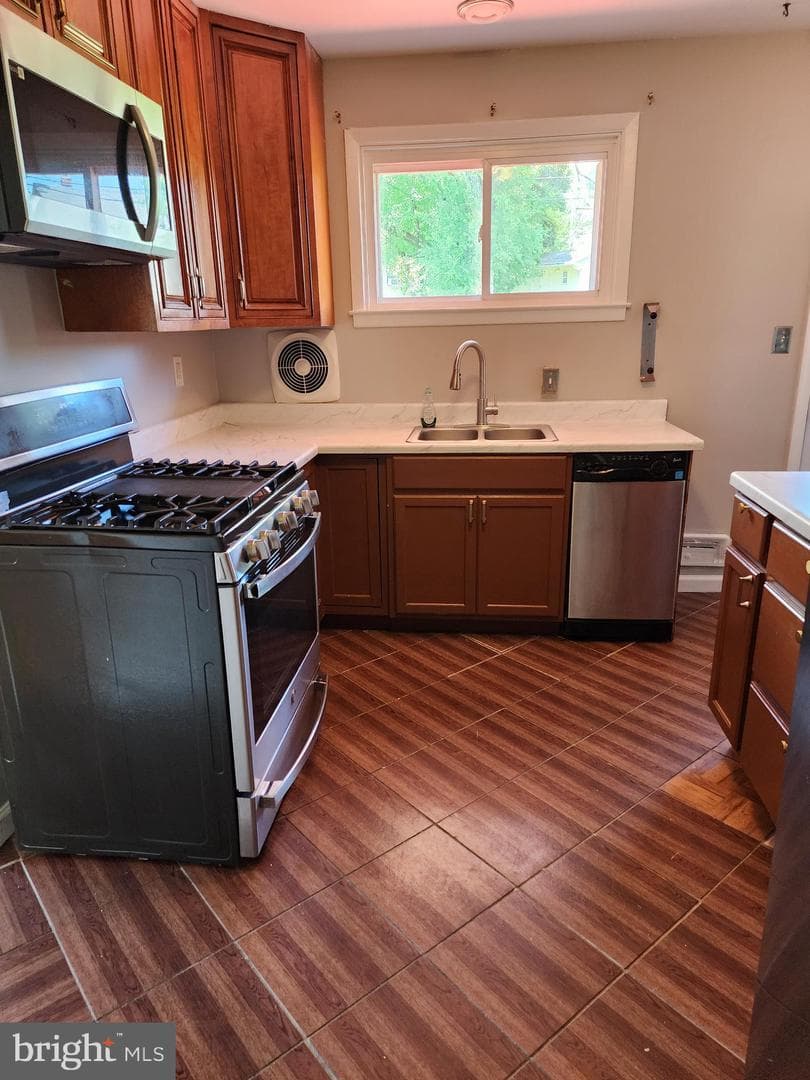 1808 Wentworth Road photo 4