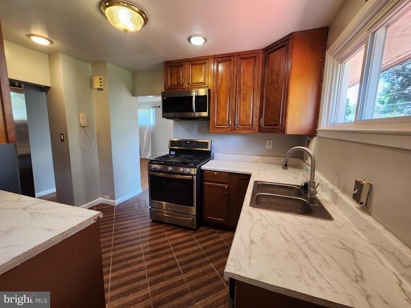 1808 Wentworth Road photo 7