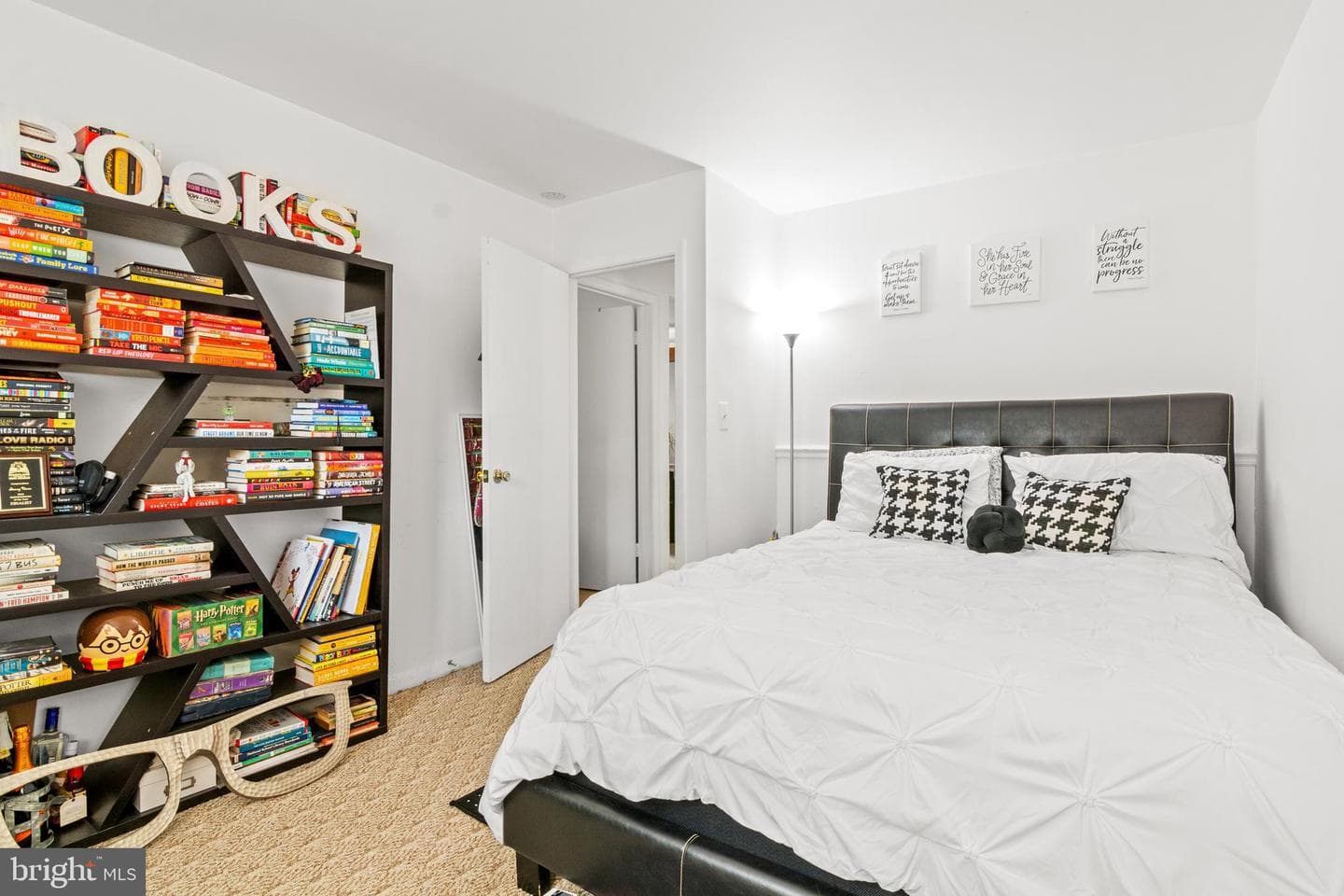 5 Warren Lodge Court #b photo 13