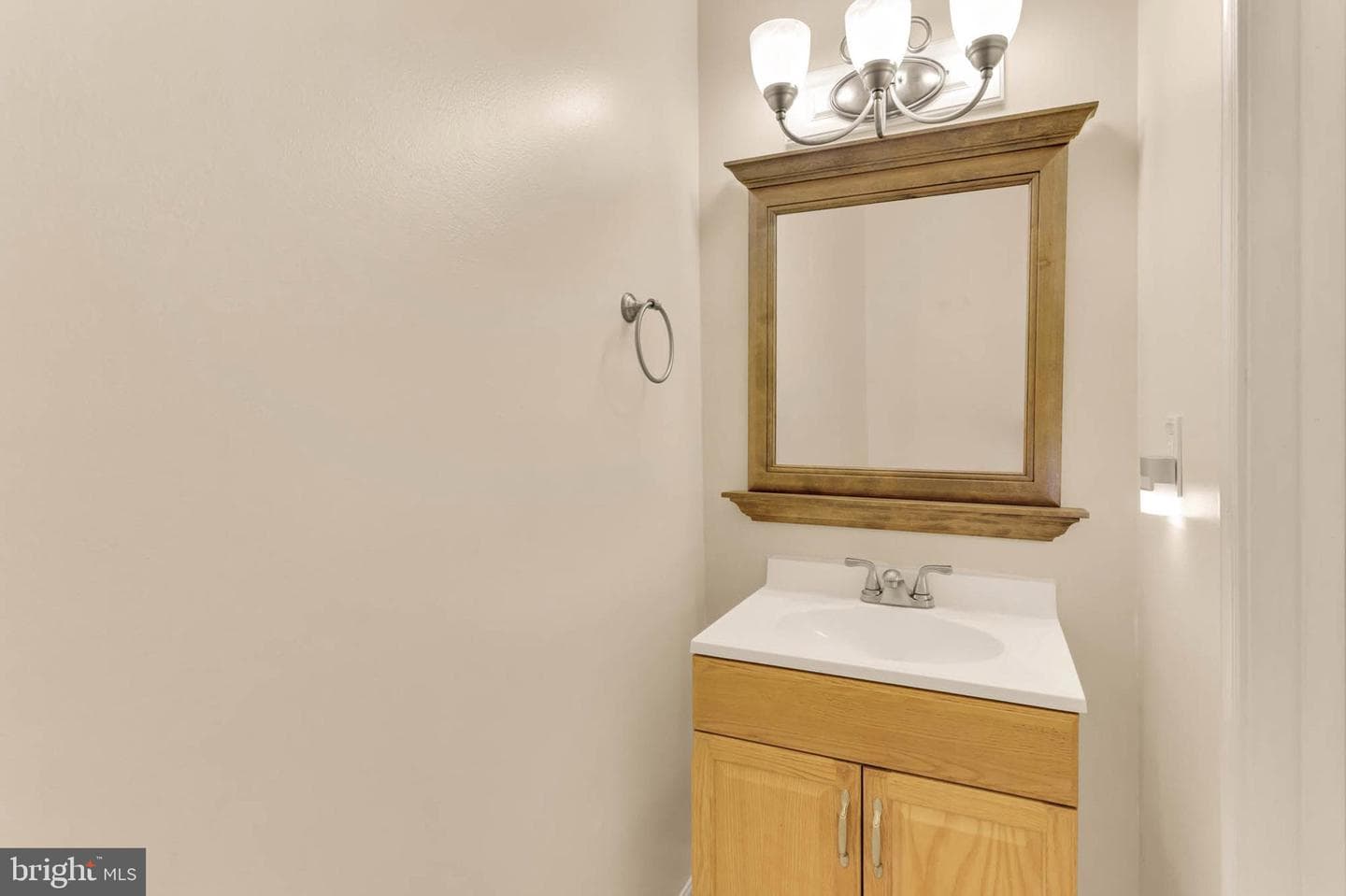 2053 Wintergreen Place photo 16