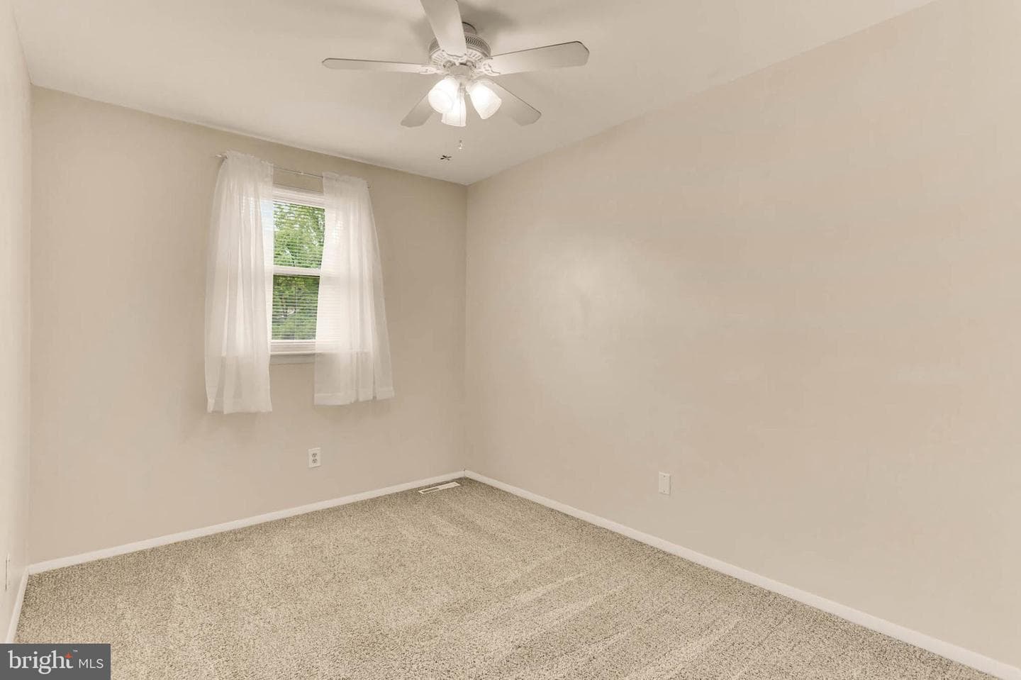 2053 Wintergreen Place photo 21