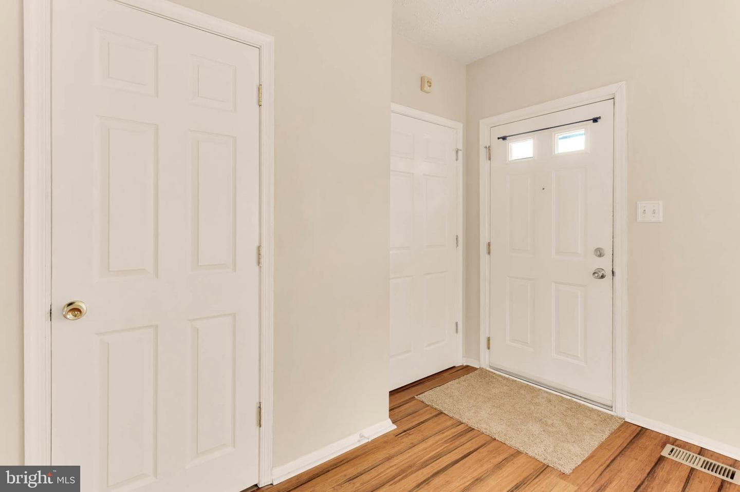2053 Wintergreen Place photo 3