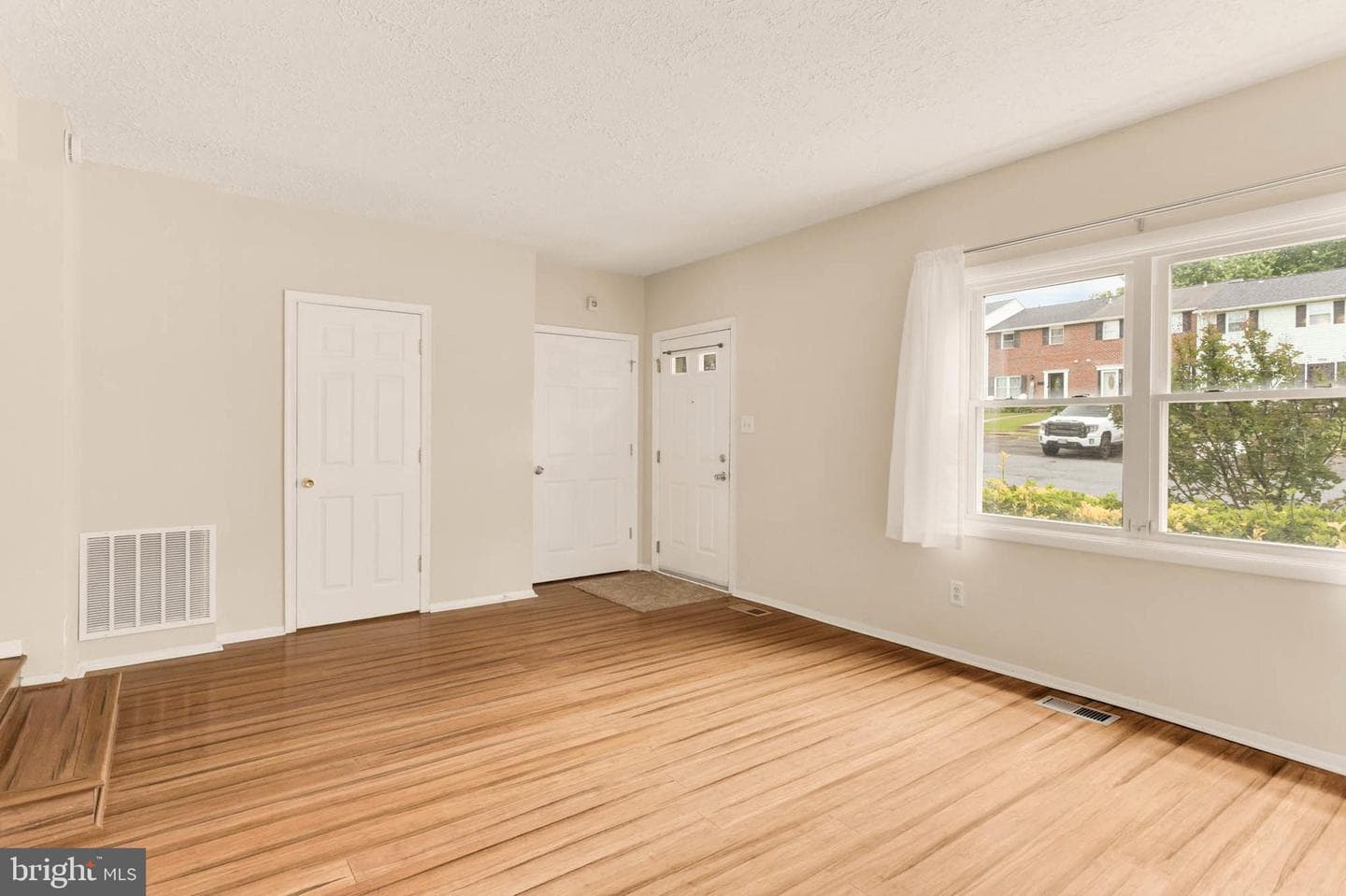 2053 Wintergreen Place photo 4