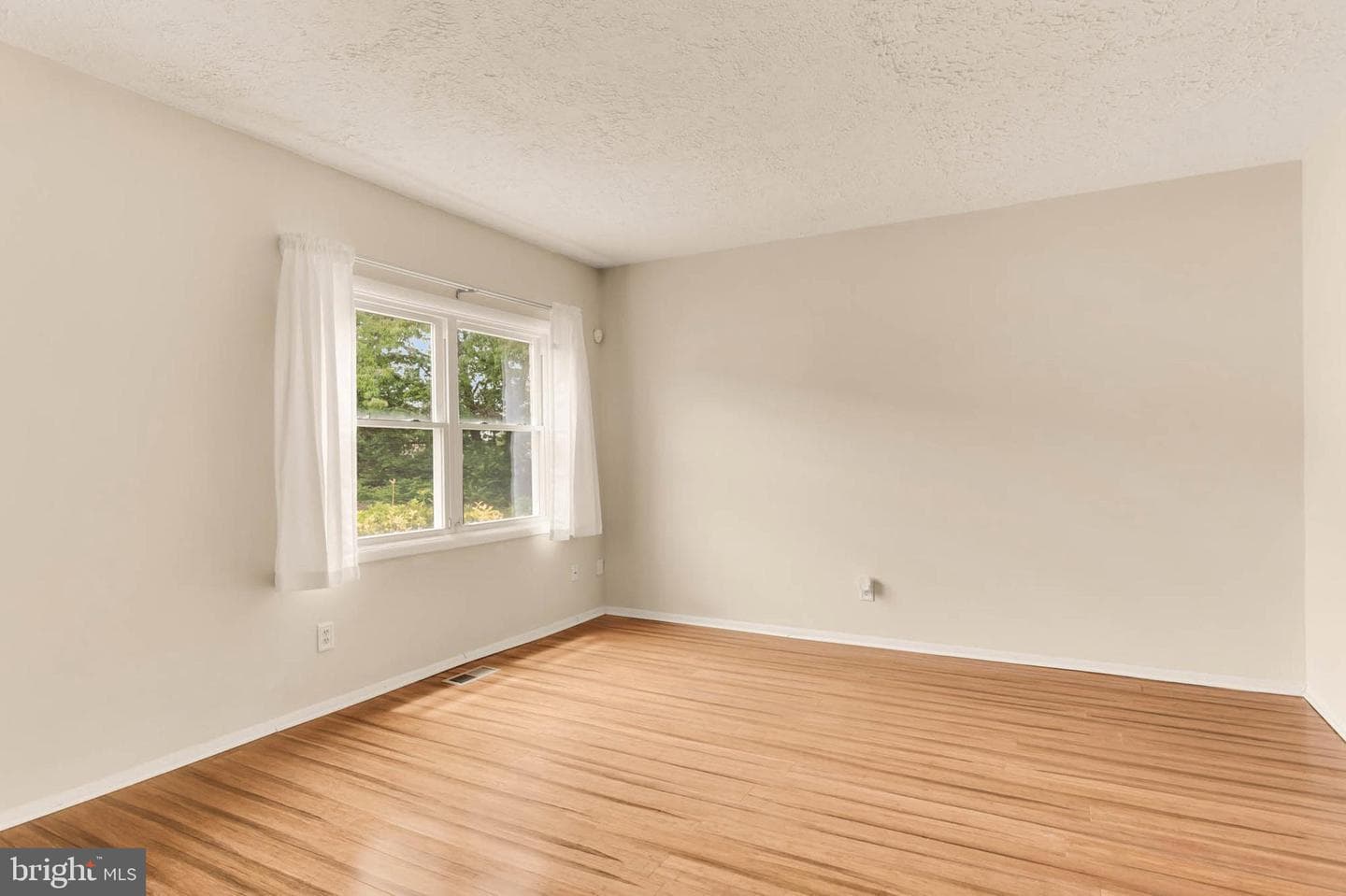 2053 Wintergreen Place photo 6