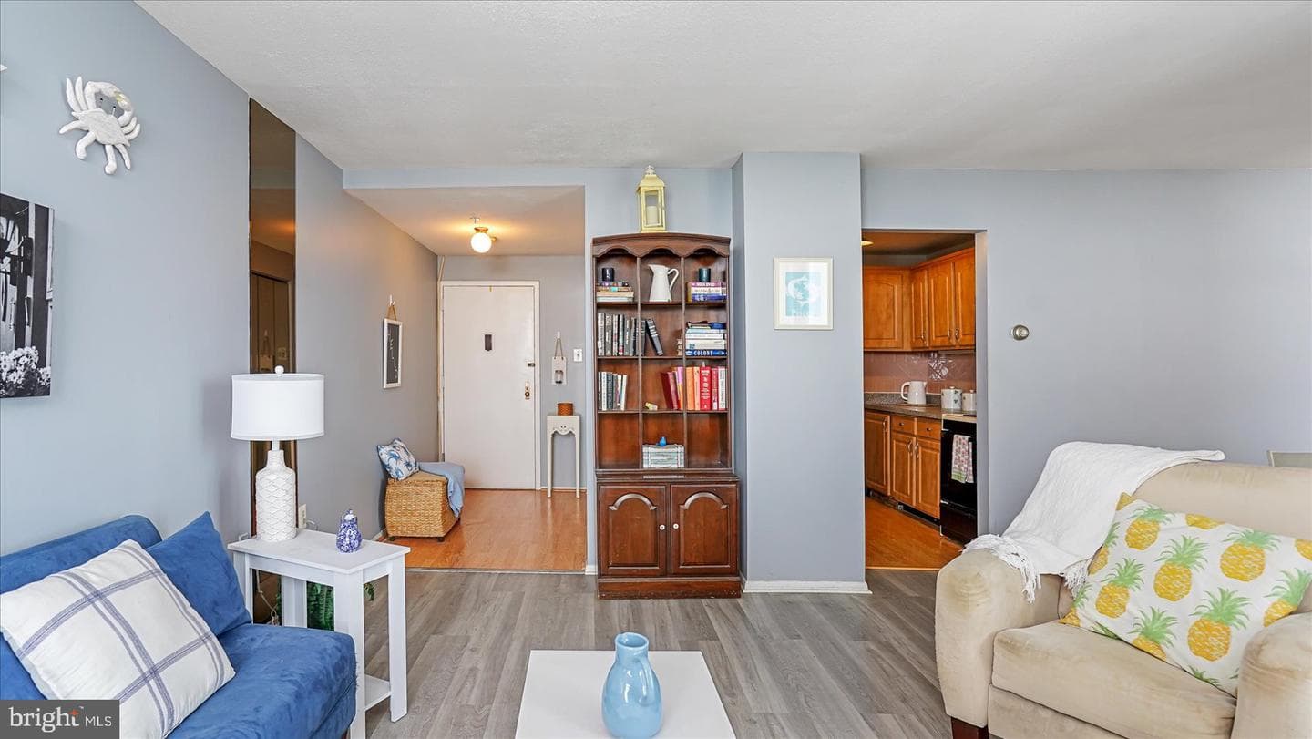 28 Allegheny Avenue #2505 photo 5