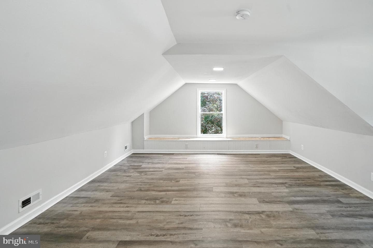 984 Seneca Park Road photo 32