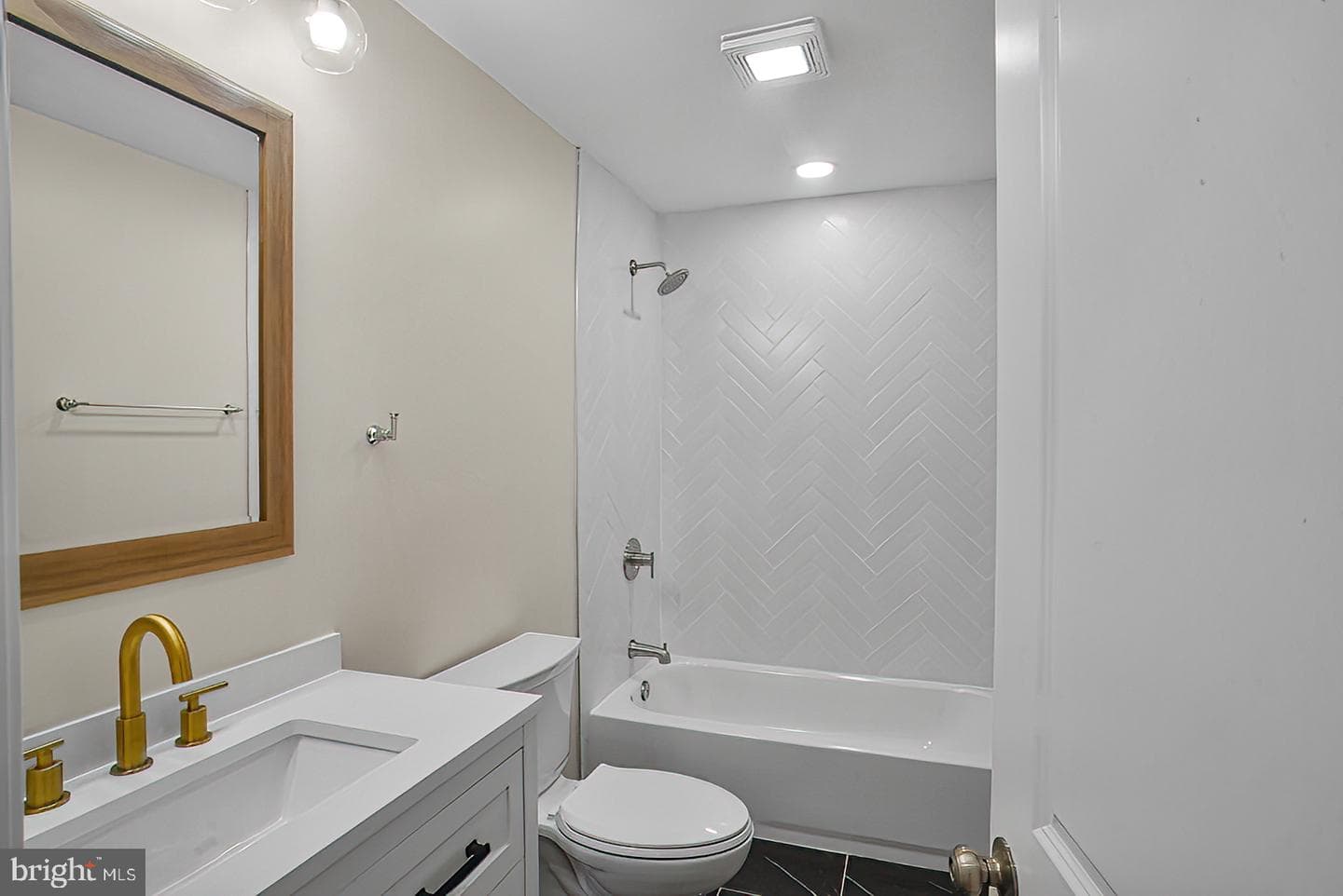 3316 Fairview Road photo 12