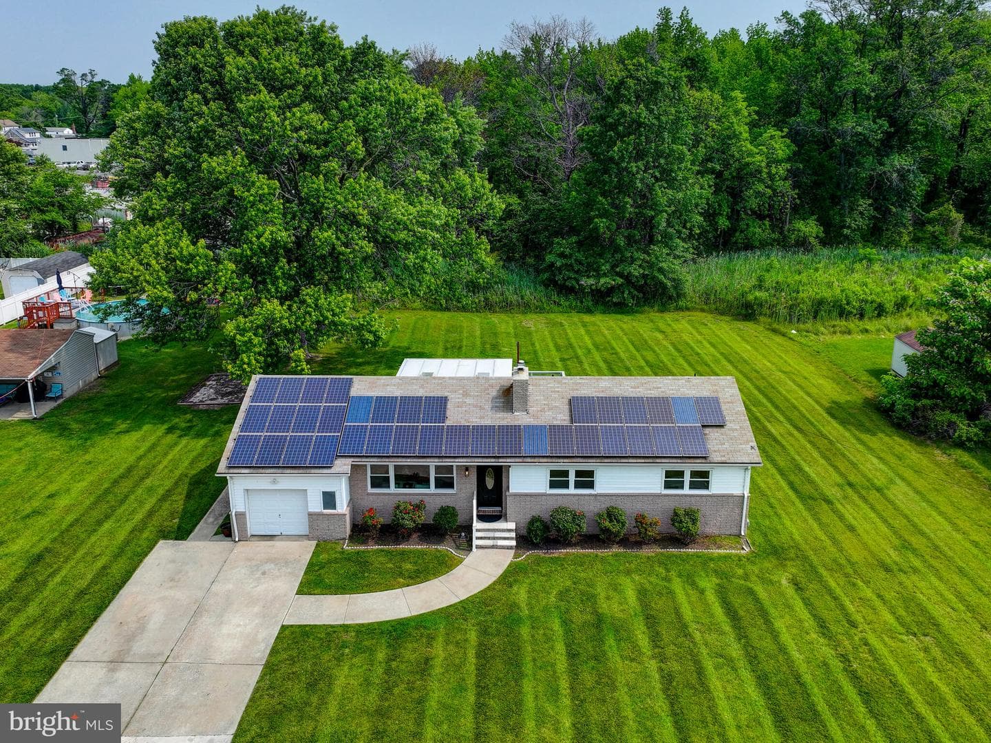 2411 Ruth Avenue photo 2