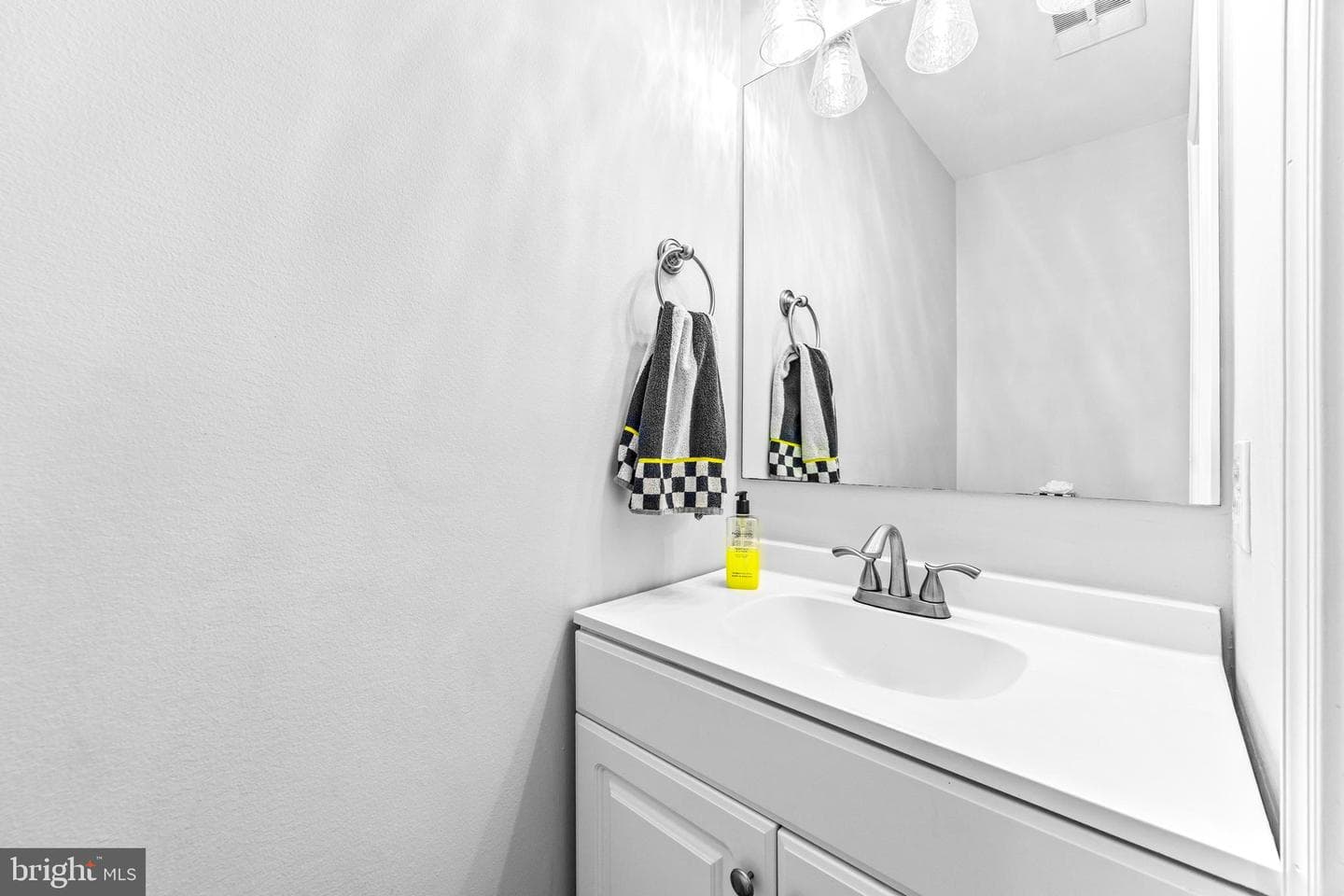 31 Tudor Court photo 6