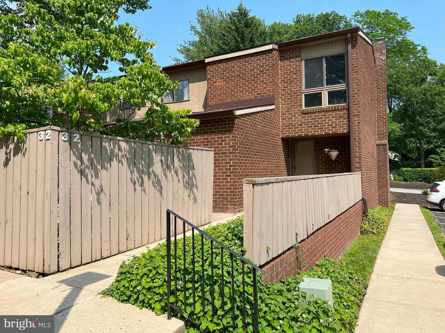 32 Fencepost Court #d