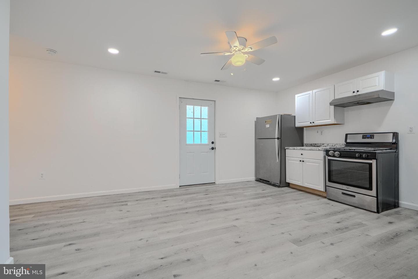 799 Platinum Avenue photo 13
