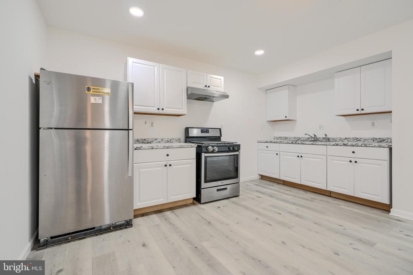 799 Platinum Avenue photo 15