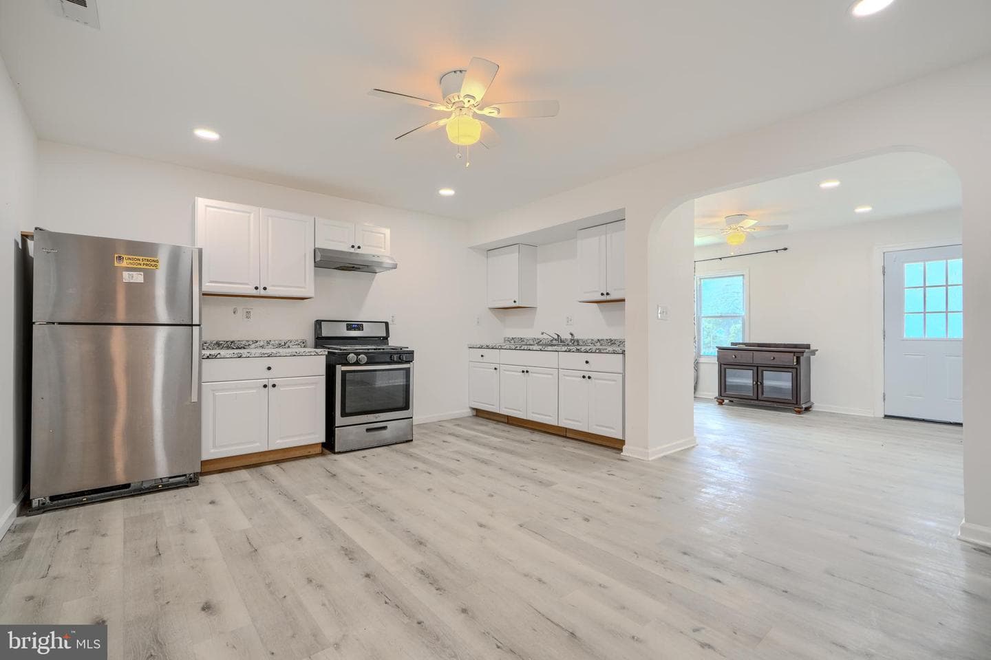 799 Platinum Avenue photo 16