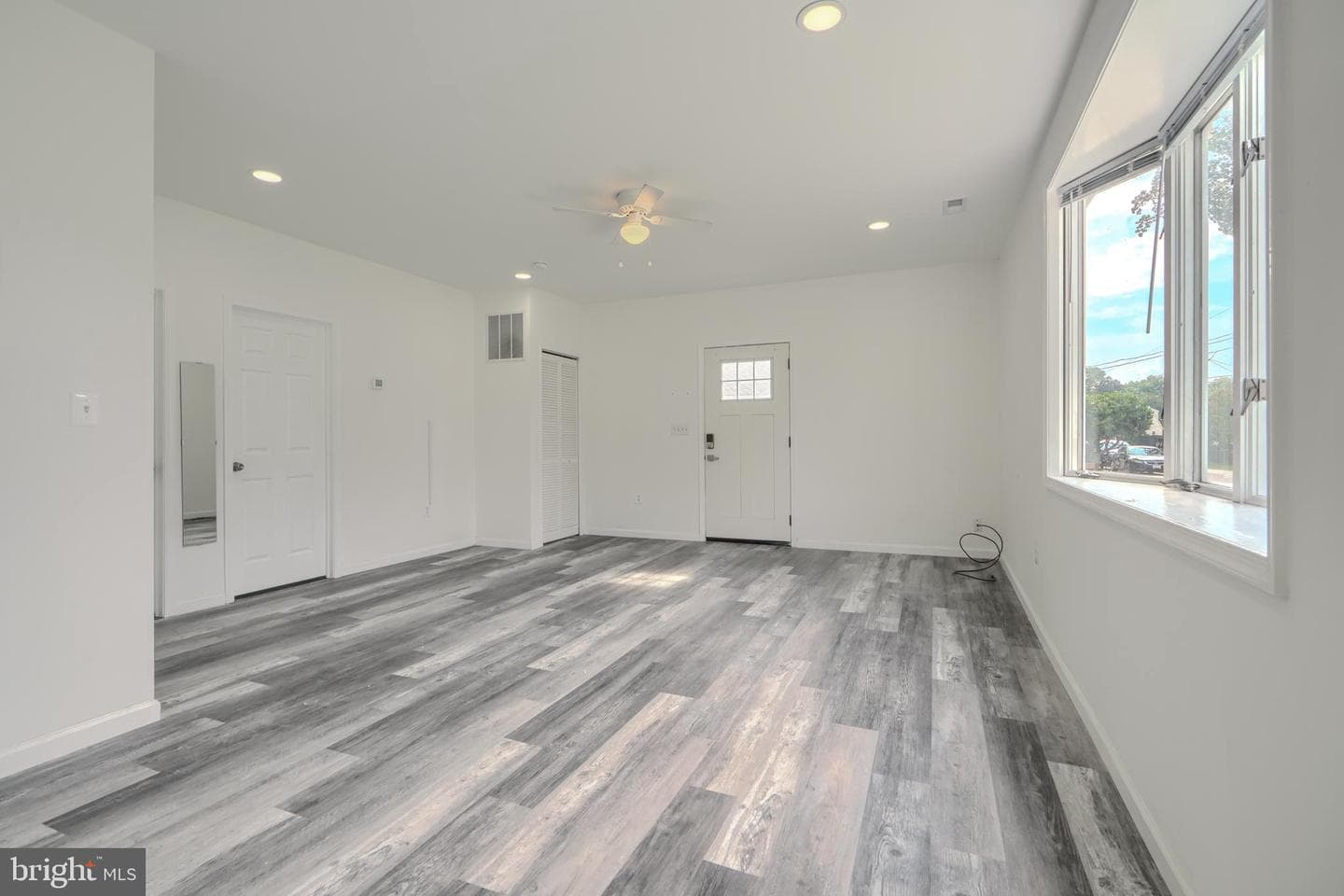799 Platinum Avenue photo 28