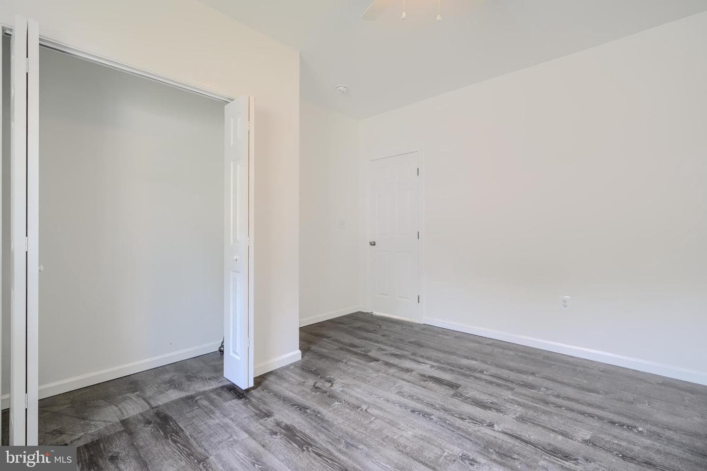 799 Platinum Avenue photo 36