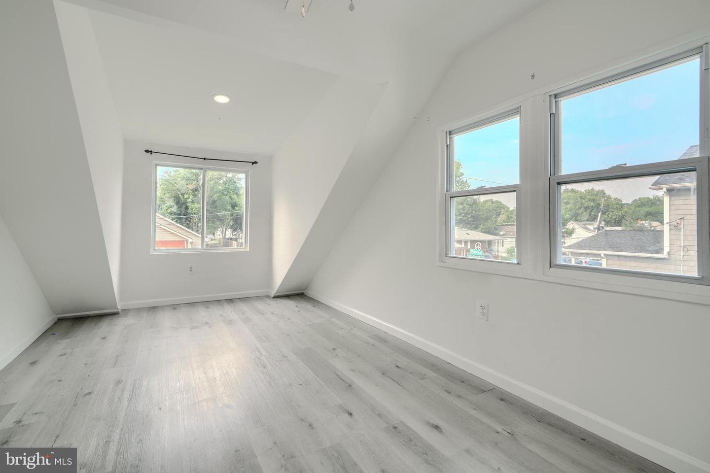 799 Platinum Avenue photo 43