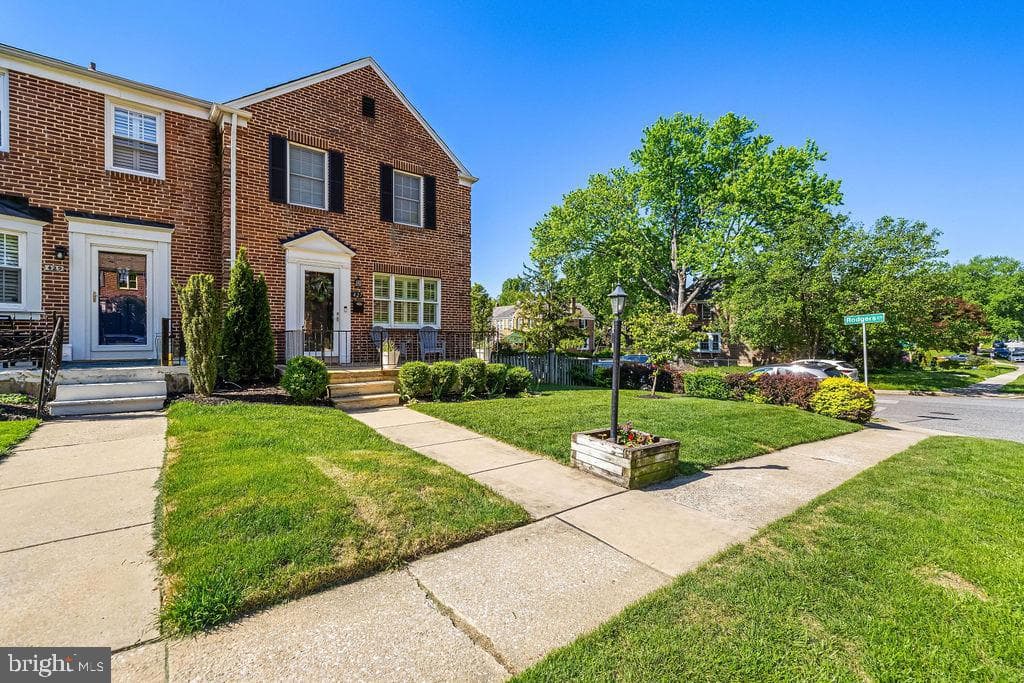 427 Old Trail Road