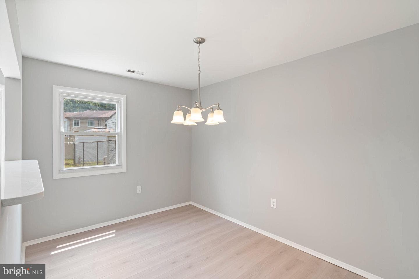 13 Pineknot Court photo 6