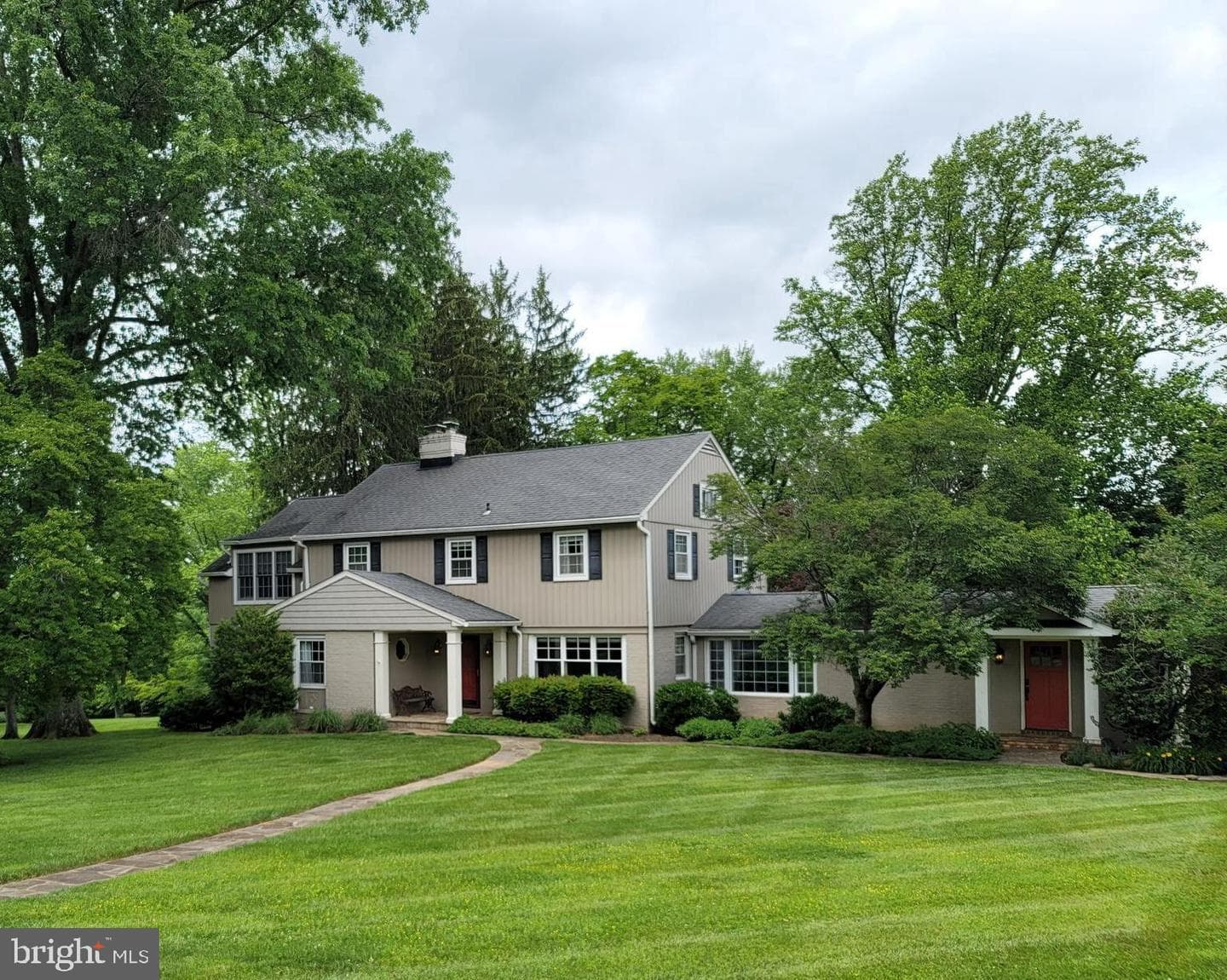 2424 Stanwick Road photo 1